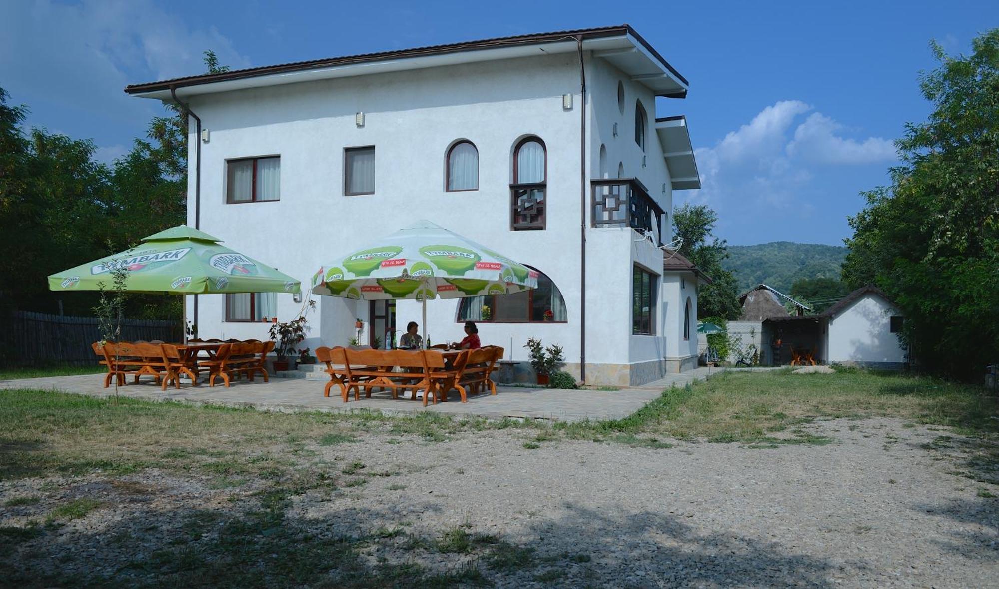 Vila Madudu Vălenii de Munte Exterior foto